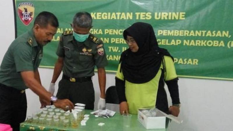 Cegah Penyalahgunaan Narkoba Personel Denbekang Ix 44 03 Denpasar Dites Urine Bali Tribune 