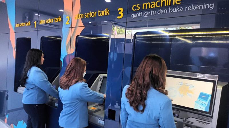 Serentak, Bank Mandiri Digitalkan 241 Cabang Di Seluruh Indonesia ...