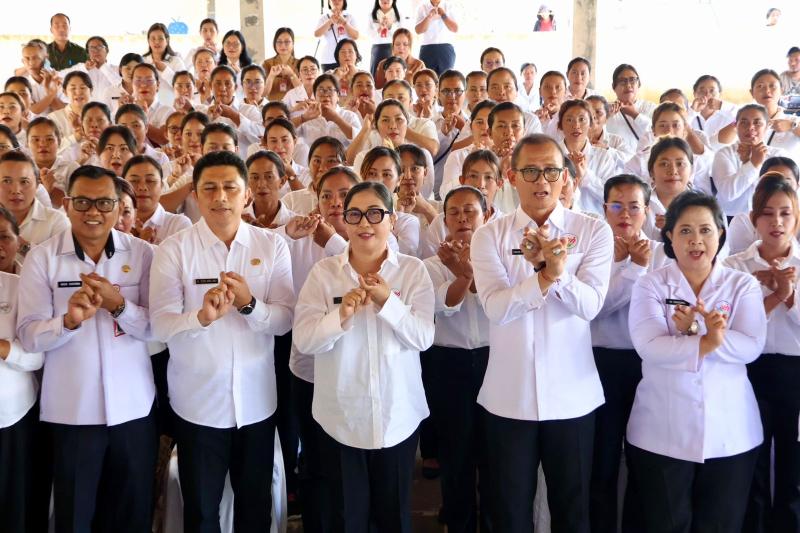 Ny. Rai Wahyuni Sanjaya Dampingi TP Pembina Posyandu Prov. Bali Lakukan Aksi Nyata dari Desa untuk Masyarakat