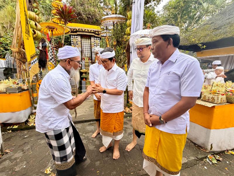 Bhakti Penganyaran Pemkab Badung di Pura Luhur Batukau