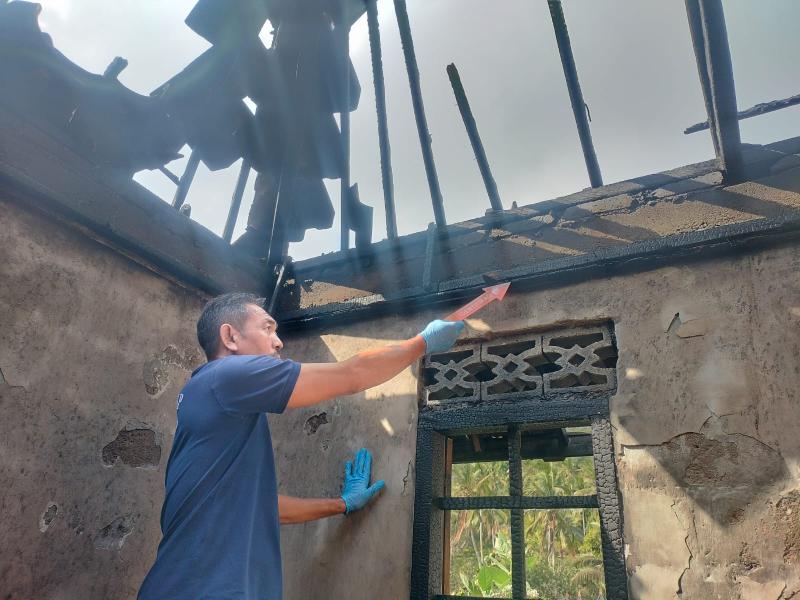Rumah Lansia Ludes Terbakar, Uang Rp50 Juta Ikut Hangus