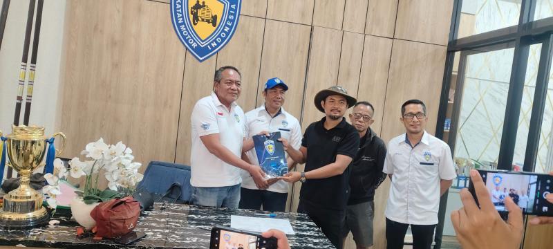 Didukung Puluhan Komunitas, Usrox Resmi Daftar Ketum IMI Bali 2026–2030